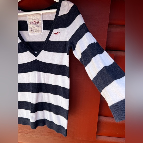 2009 Hollister 3/4" Sleeve Top - Picture 2 of 8